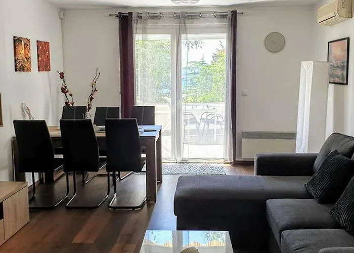 Zara Apartman *