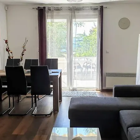 Zara Apartment *